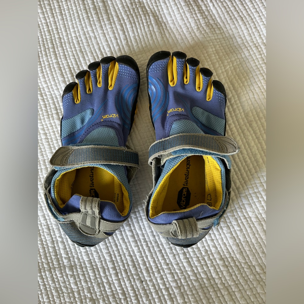 Vibram toe shoes